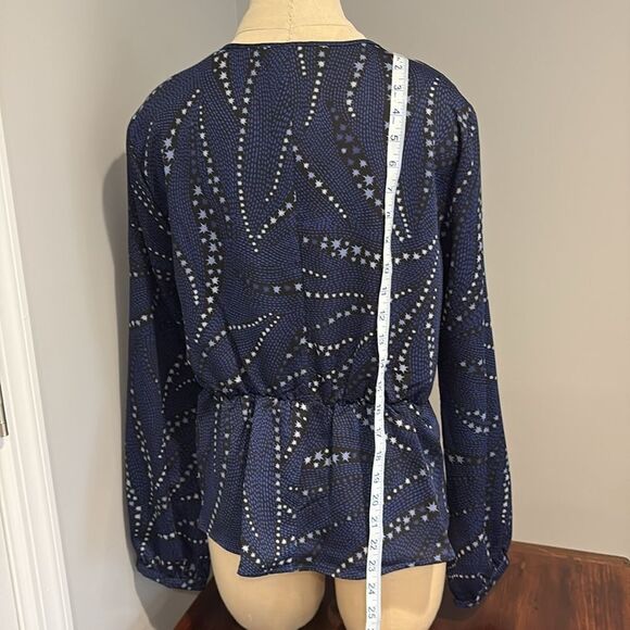 BCBGENERATION Long-Sleeve Twist-Front Peplum Top Size M - Picture 8 of 13